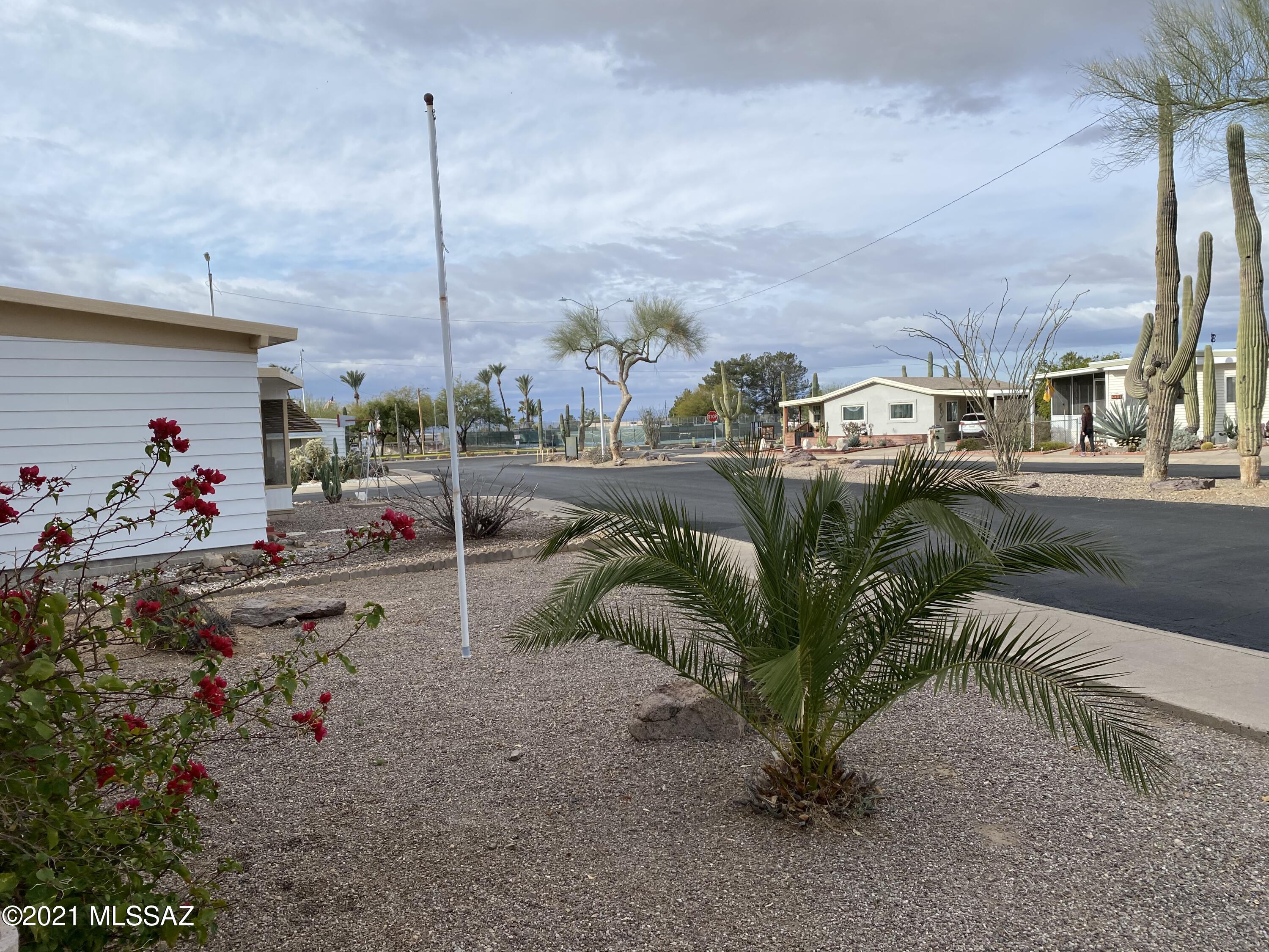 5865 West Box R Street Tucson, AZ 85713 - Photo 2 of 16 Gallery Image 2