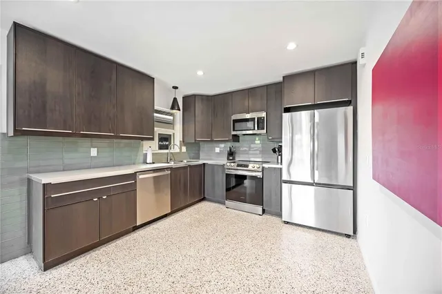 $555,000 | 2105 Hibiscus Street, Sarasota, FL 34239