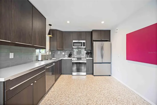 $555,000 | 2105 Hibiscus Street, Sarasota, FL 34239