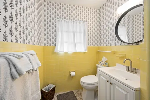 $555,000 | 2105 Hibiscus Street, Sarasota, FL 34239