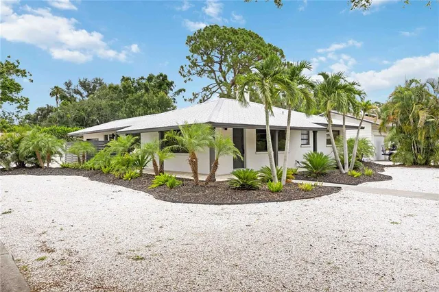 $555,000 | 2105 Hibiscus Street, Sarasota, FL 34239