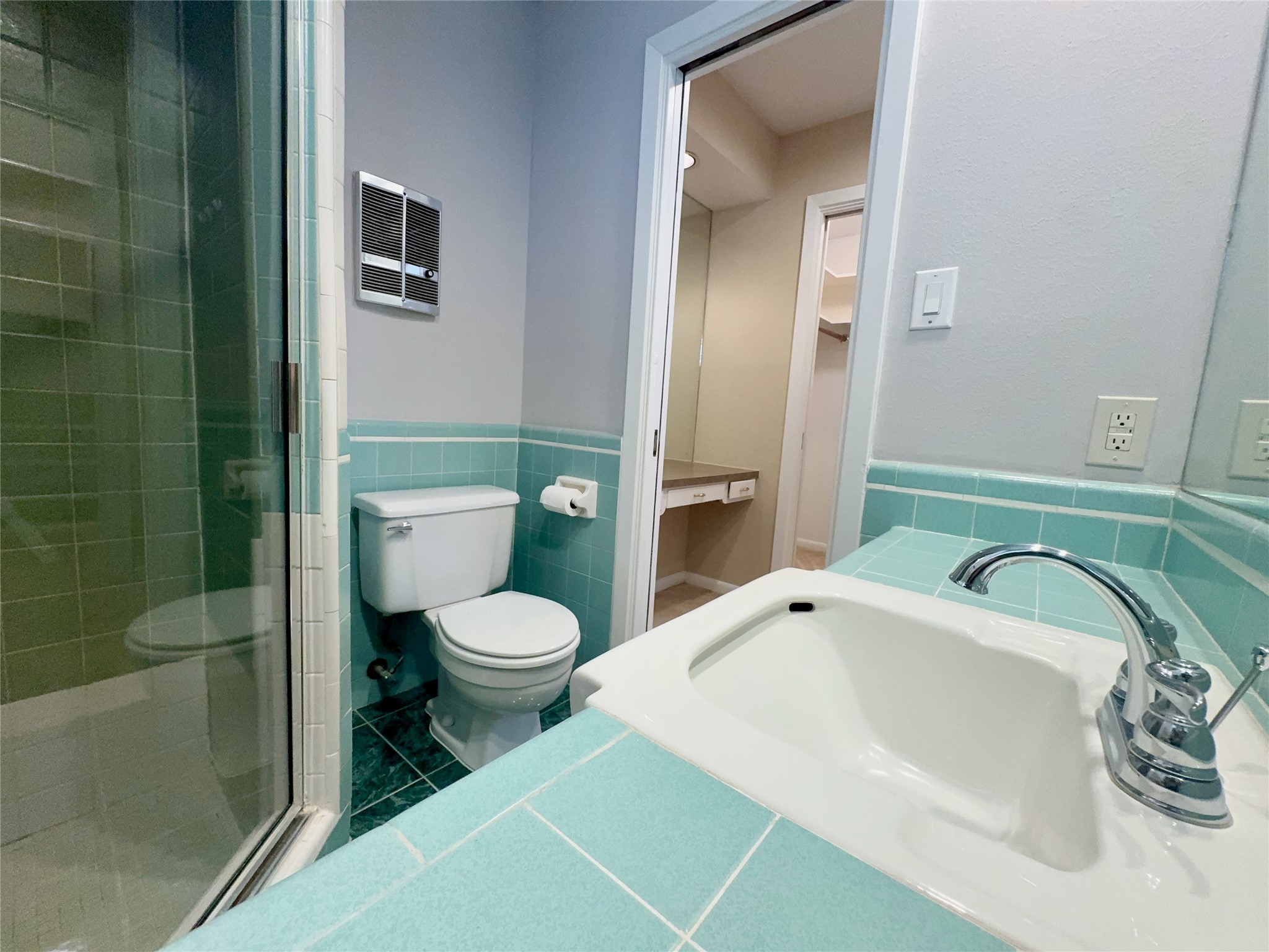 2206 Tannehill Drive Houston, TX 77008 - Photo 30 of 42 a bathroom with a sink and a toilet