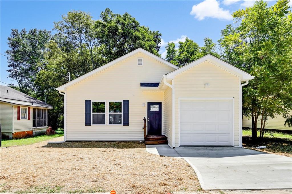 a view of backyard of house