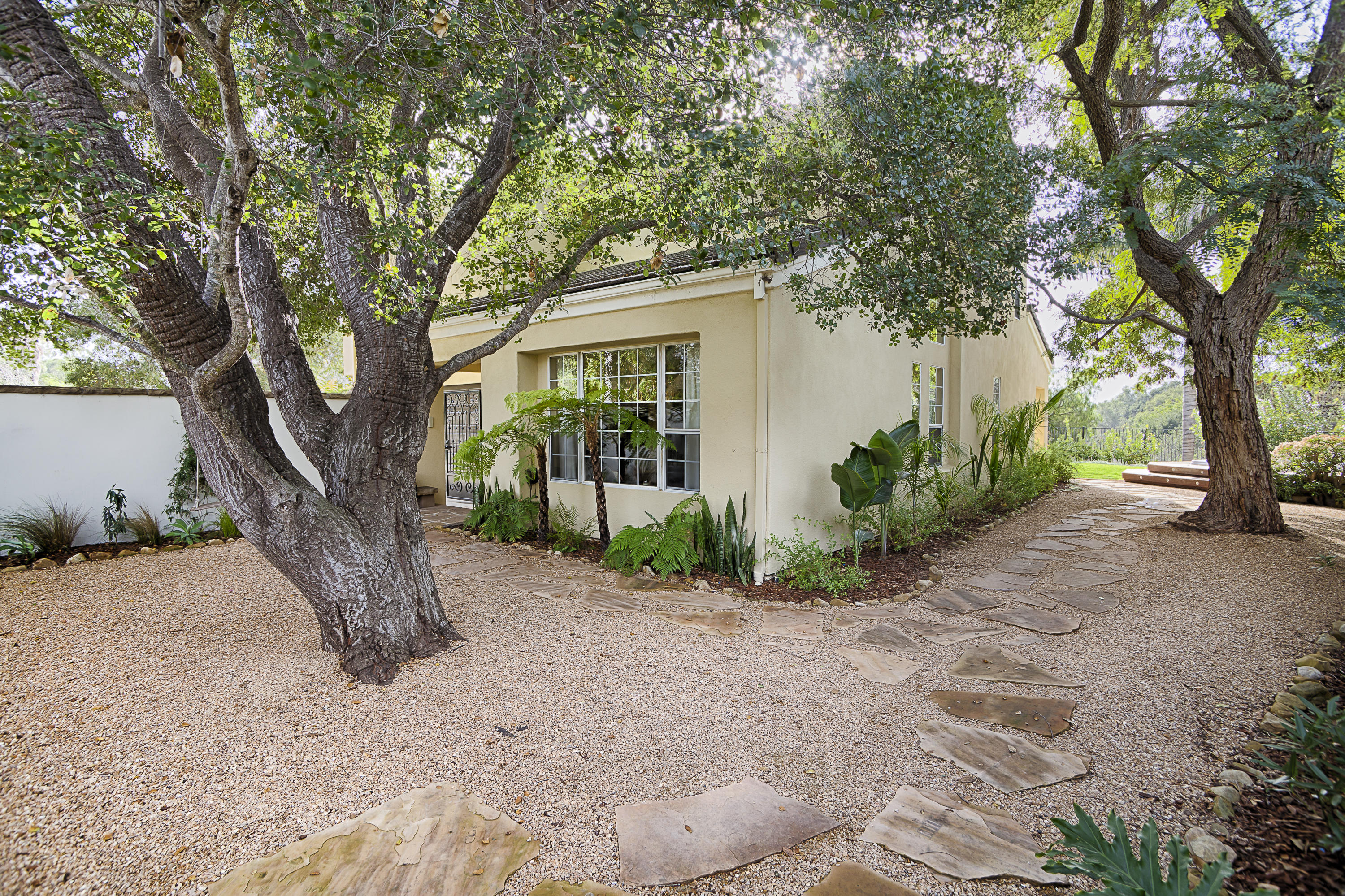 3992 Primavera Road Santa Barbara, CA 93110 - Photo 7 of 36 3992-Primavera-Road-7