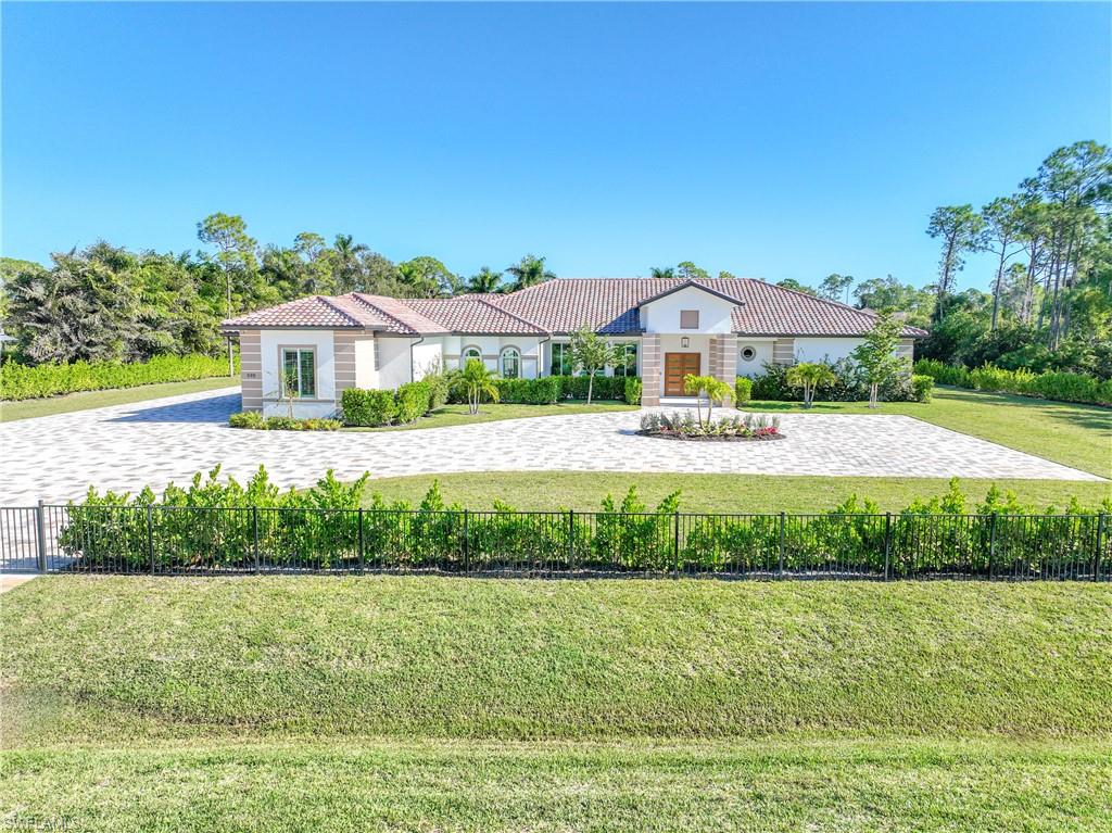 590 Carica Road Naples, FL 34108 - Photo 9 of 46