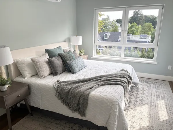 $2,500 | 1391 Main Street, Unit 301, Walpole, MA 02081