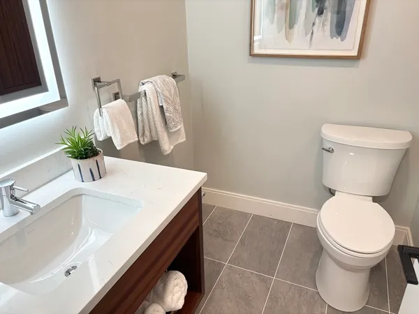 $2,500 | 1391 Main Street, Unit 301, Walpole, MA 02081