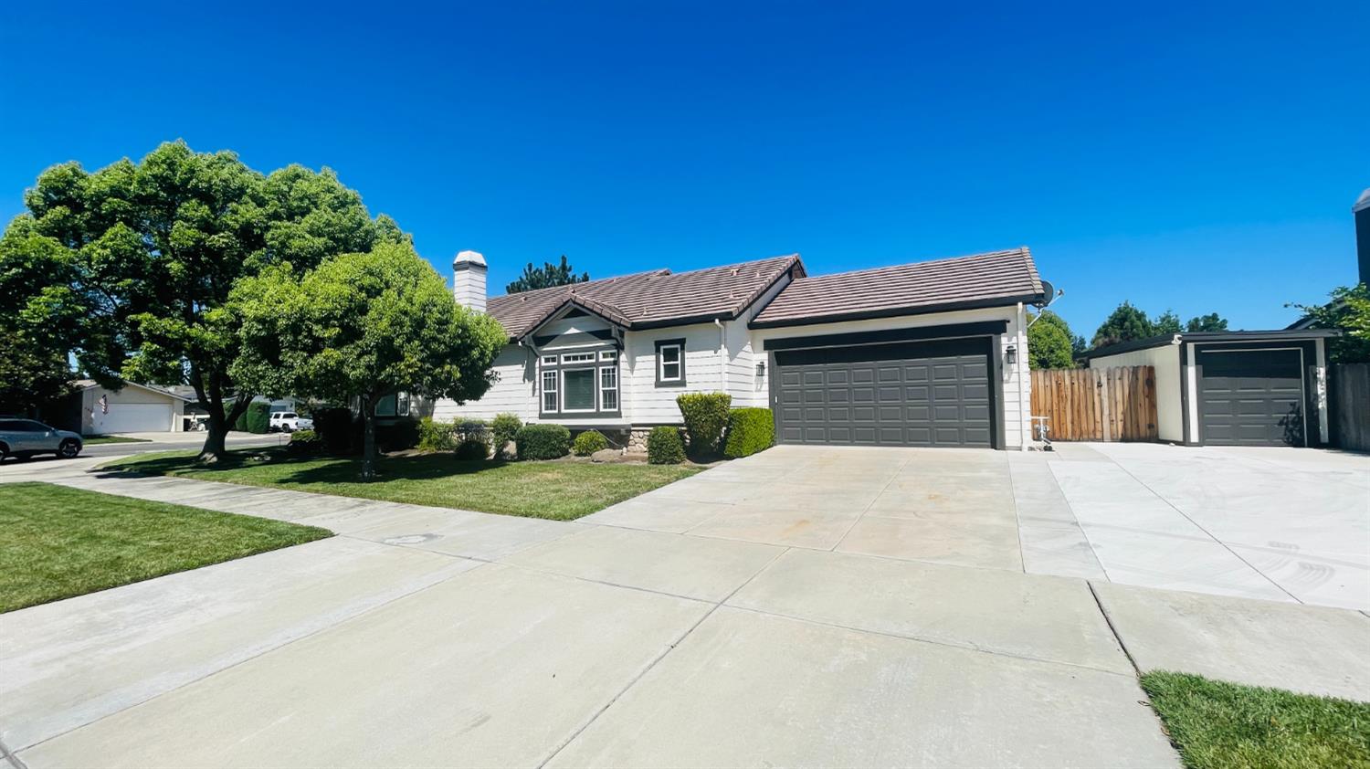 428 East Milgeo Road Ripon, CA 95366 - Photo 4 of 39