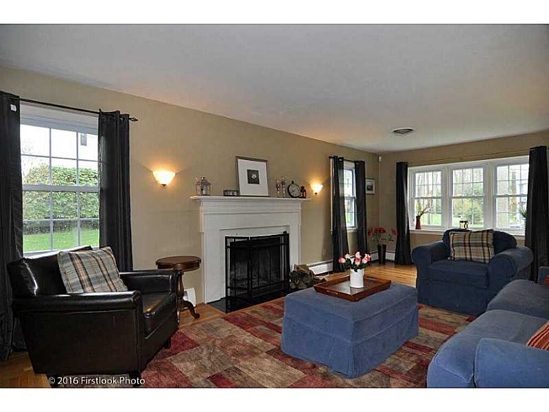99 Ladderlook Road Warwick, RI 02886 - Photo 10 of 25 Living Room.