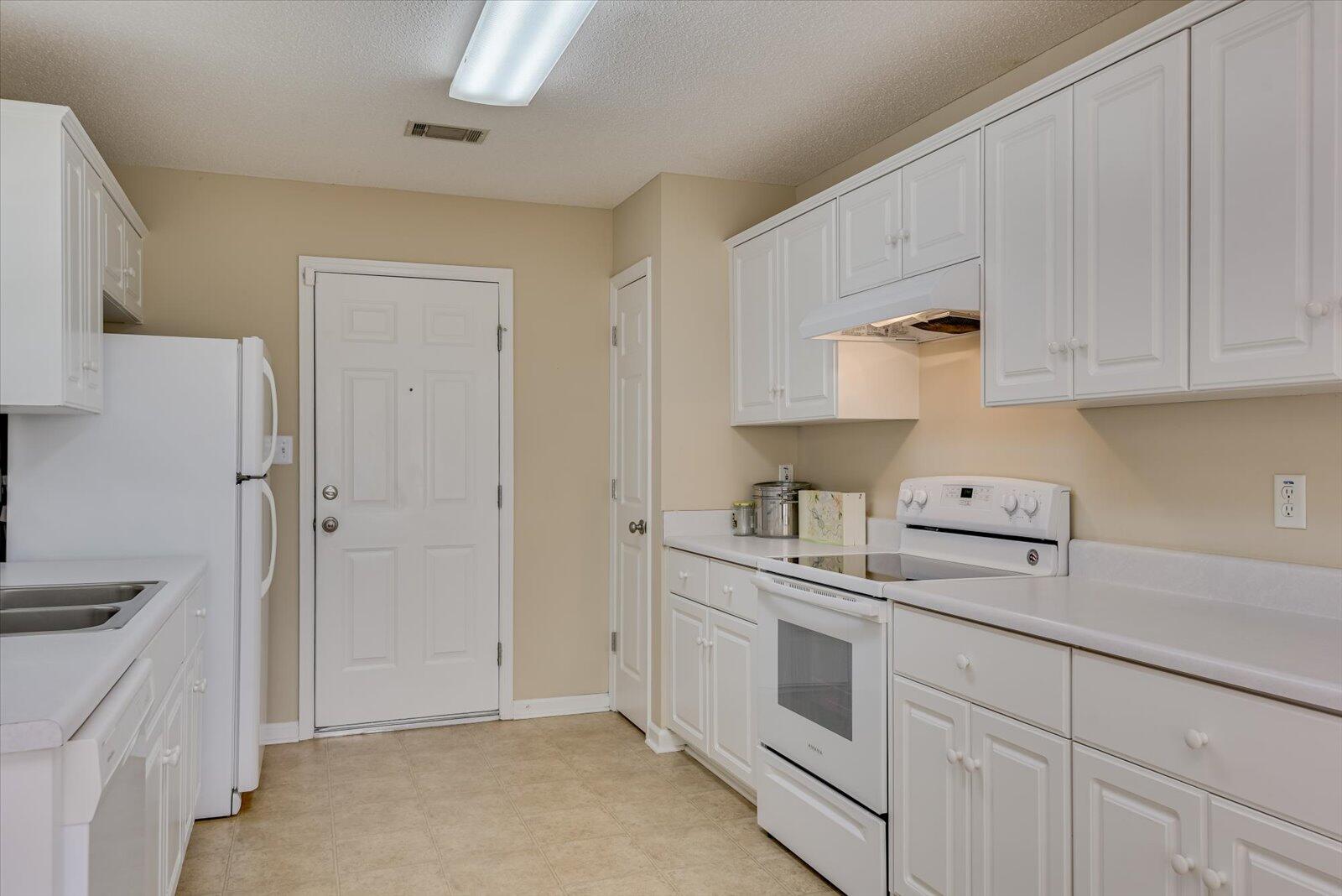 4712 Bantry Road Grovetown, GA 30813 - Photo 11 of 27 11-111-DSC_2614LRenfuse