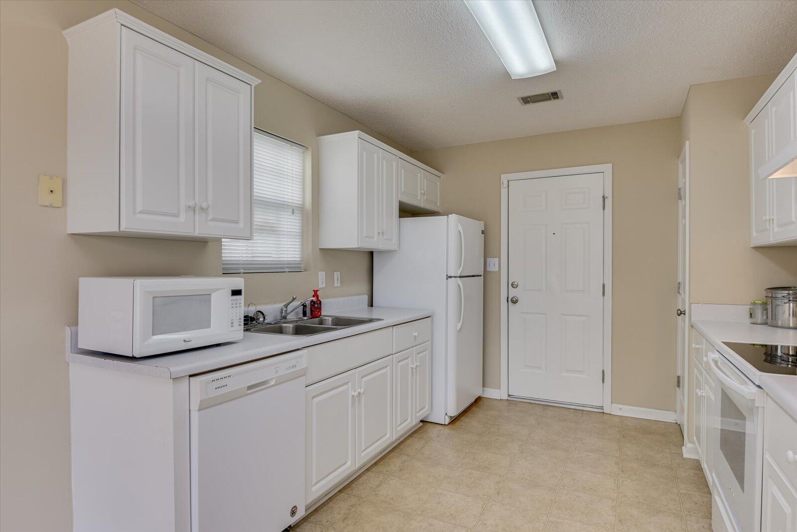 4712 Bantry Road Grovetown, GA 30813 - Photo 12 of 27 12-112-DSC_2619LRenfuse