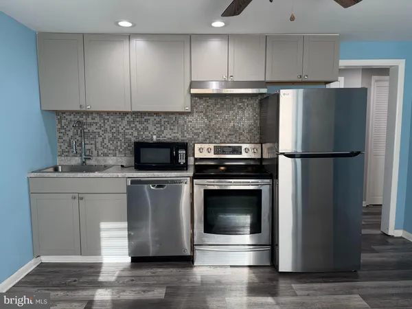 $1,800 | 69 Berlin Road, Unit B, Clementon, NJ 08021