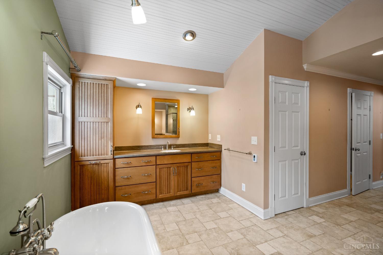 7416 Ayers Road Cincinnati, OH 45255 - Photo 29 of 59 Gallery Image 29