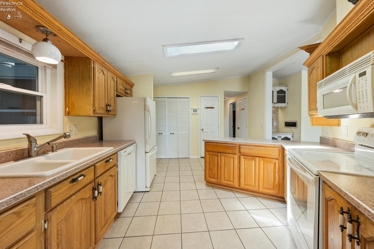6485 East Harbor Road, Unit 10 Lakeside Marblehead, OH 43440 - Photo 11 of 68 Gallery Image 11