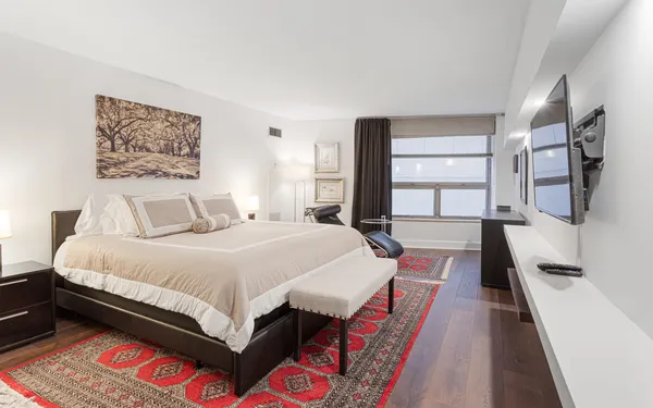 $3,400 | 110 East Delaware Place, Unit 401, Chicago, IL 60611