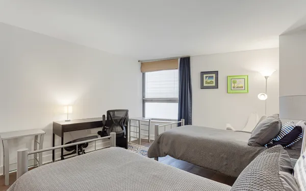 $3,400 | 110 East Delaware Place, Unit 401, Chicago, IL 60611