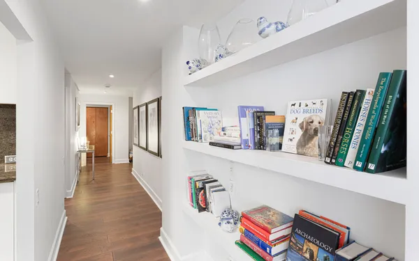 $3,400 | 110 East Delaware Place, Unit 401, Chicago, IL 60611