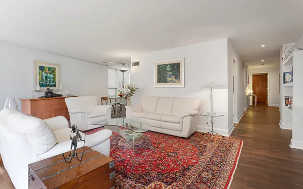 $3,400 | 110 East Delaware Place, Unit 401, Chicago, IL 60611