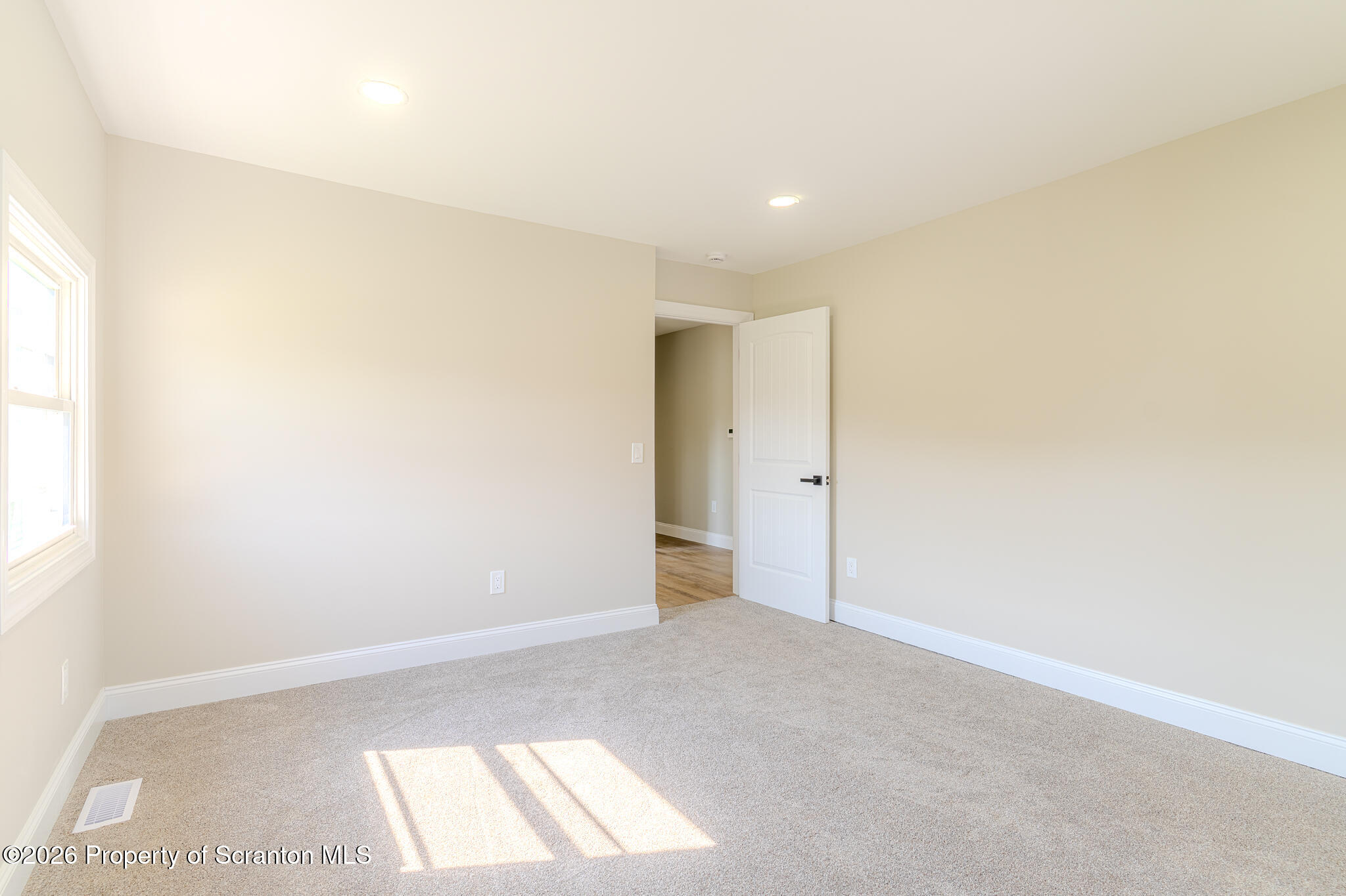 605 Roth Street Moosic, PA 18507 - Photo 12 of 38 PSU07887-HDR
