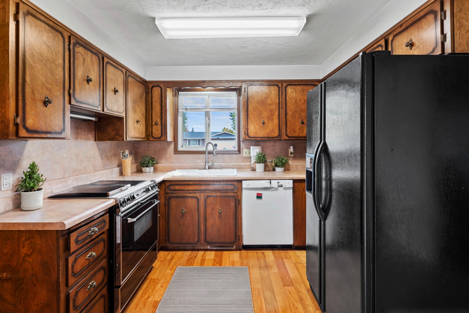2622 Delta Waters Road Medford, OR 97504 - Photo 2 of 32 Virtual Staging AI - 2622-Delta-Waters-R