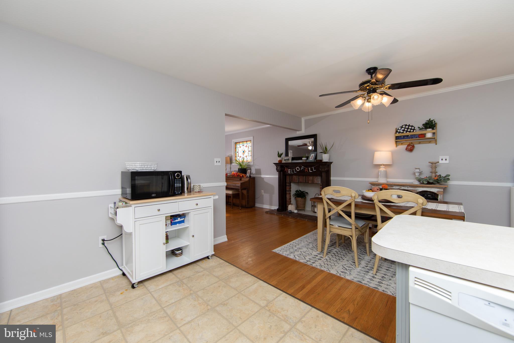 333 Ridge Avenue Glendora, NJ 08029 - Photo 12 of 47 Kitchen with Chair Rail