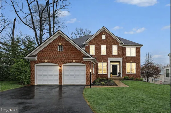 $740,000 | 19201 Buna Street, Triangle, VA 22172