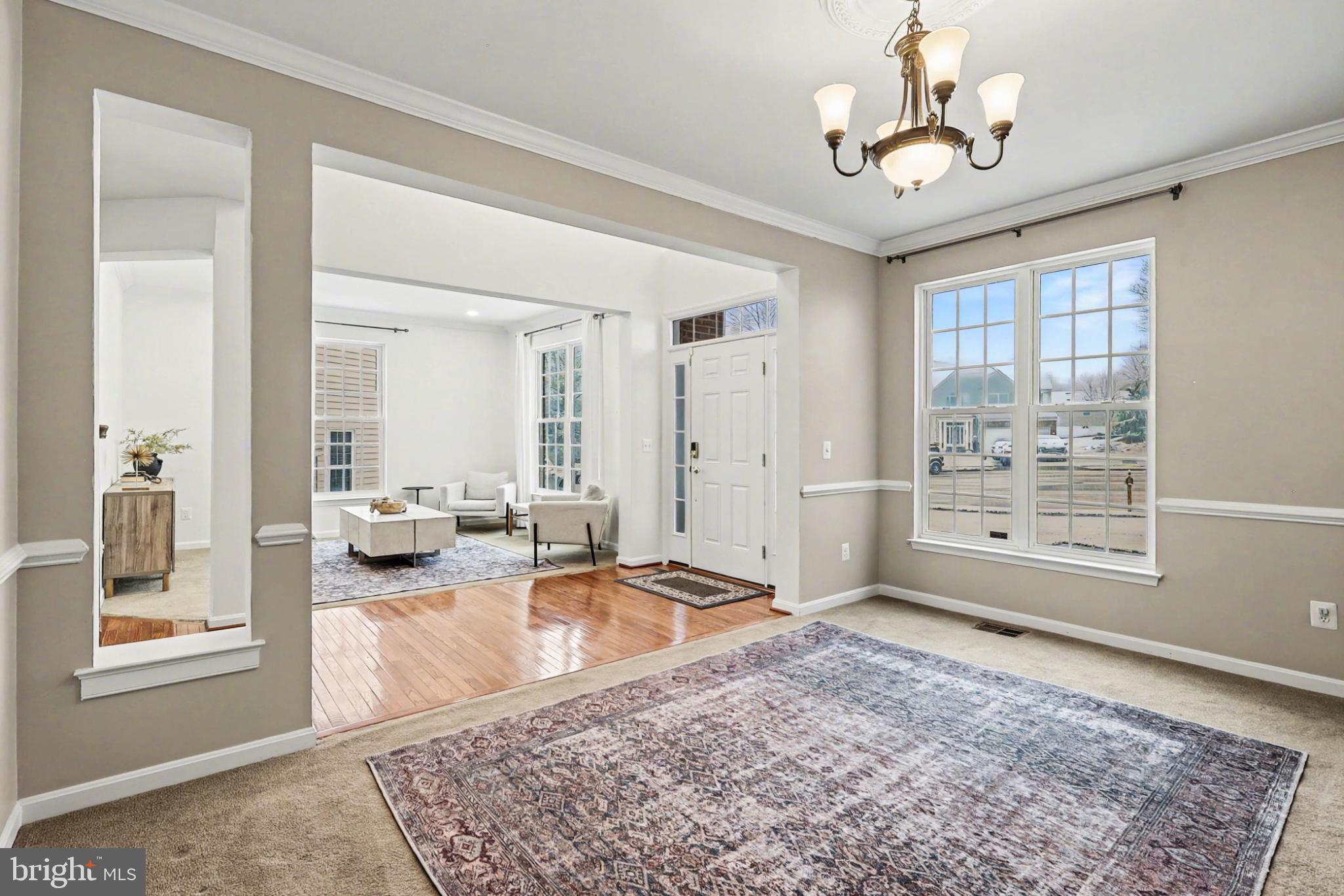 19201 Buna Street Triangle, VA 22172 - Photo 17 of 69 Spacious entryway with natural light.