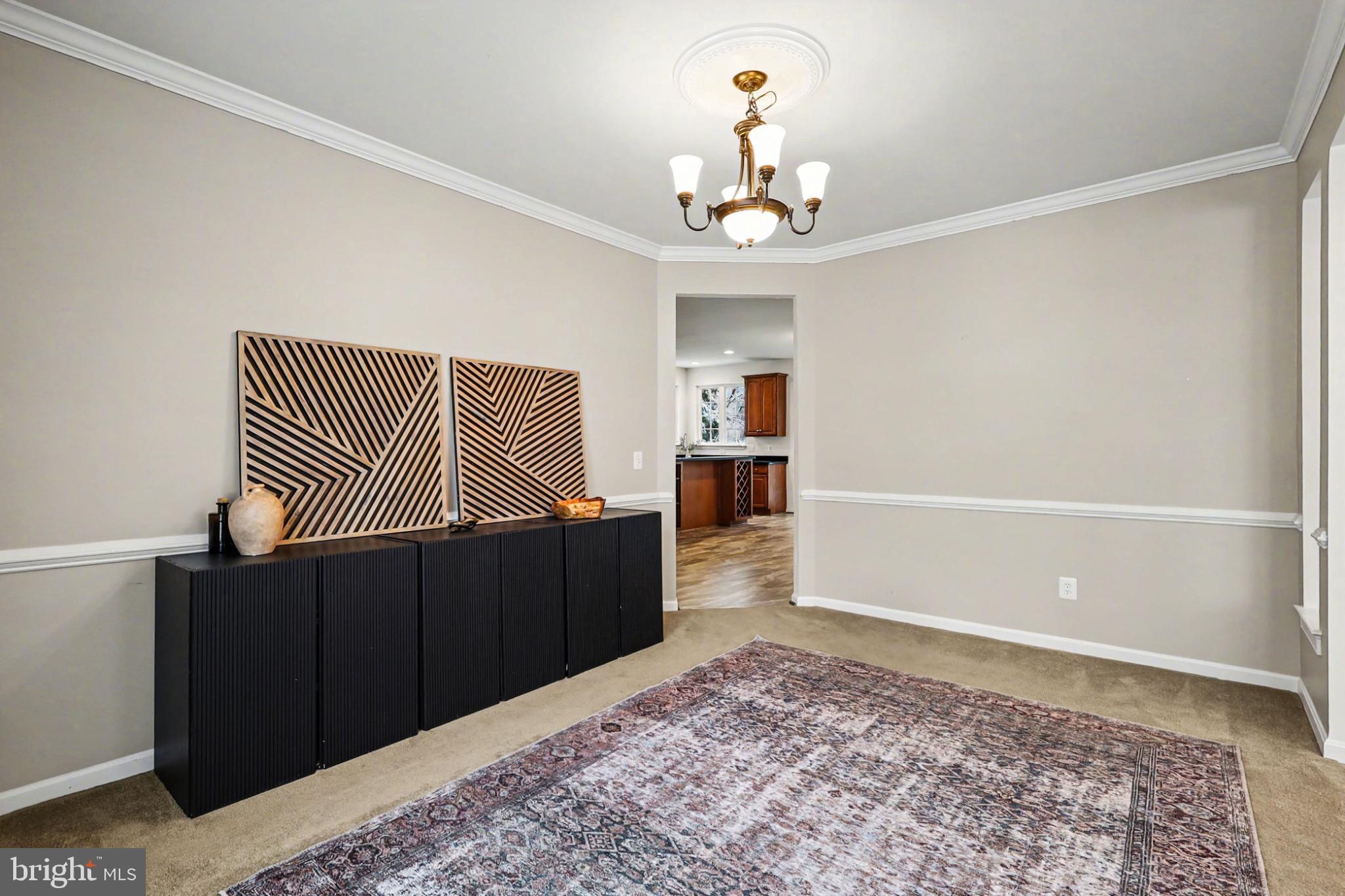 19201 Buna Street Triangle, VA 22172 - Photo 20 of 69 Elegant entryway with modern accents.