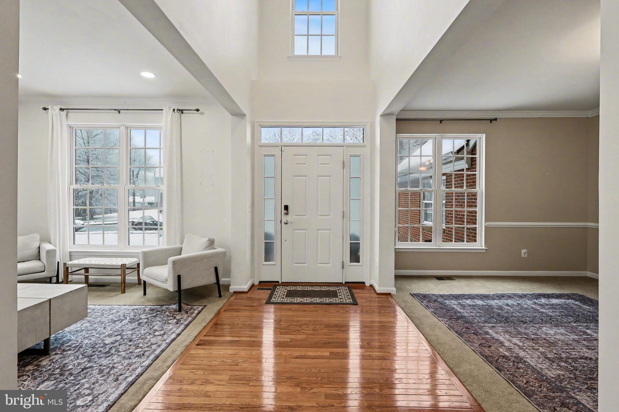 19201 Buna Street Triangle, VA 22172 - Photo 8 of 69 Bright and inviting entryway with elegance.