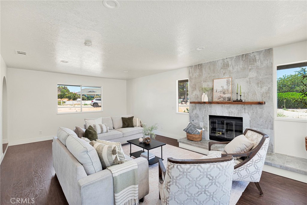 14204 Tehachapi Road Apple Valley, CA 92307 - Photo 11 of 72