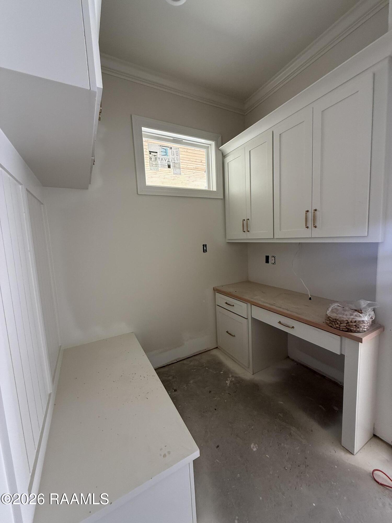 401 Croft Row Lafayette, LA 70503 - Photo 10 of 15 Desk & Drop off Area