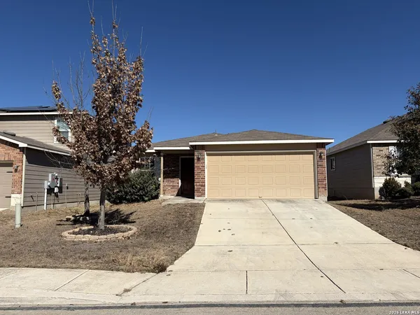 $1,800 | 11845 Silver Chase, San Antonio, TX 78254