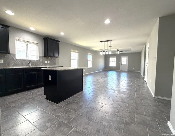 $1,800 | 11845 Silver Chase, San Antonio, TX 78254