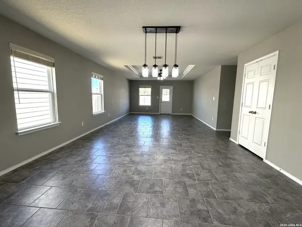 $1,800 | 11845 Silver Chase, San Antonio, TX 78254