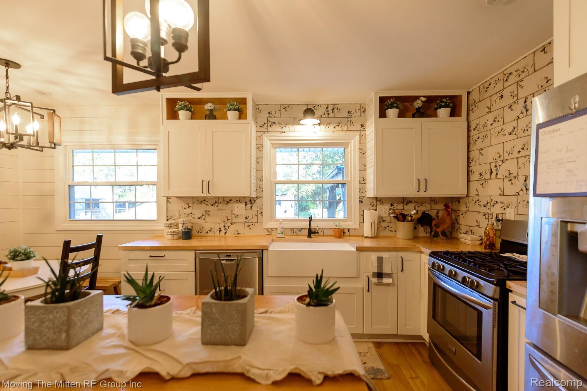 23741 Karr Road Belleville, MI 48111 - Photo 4 of 74 4.jpg