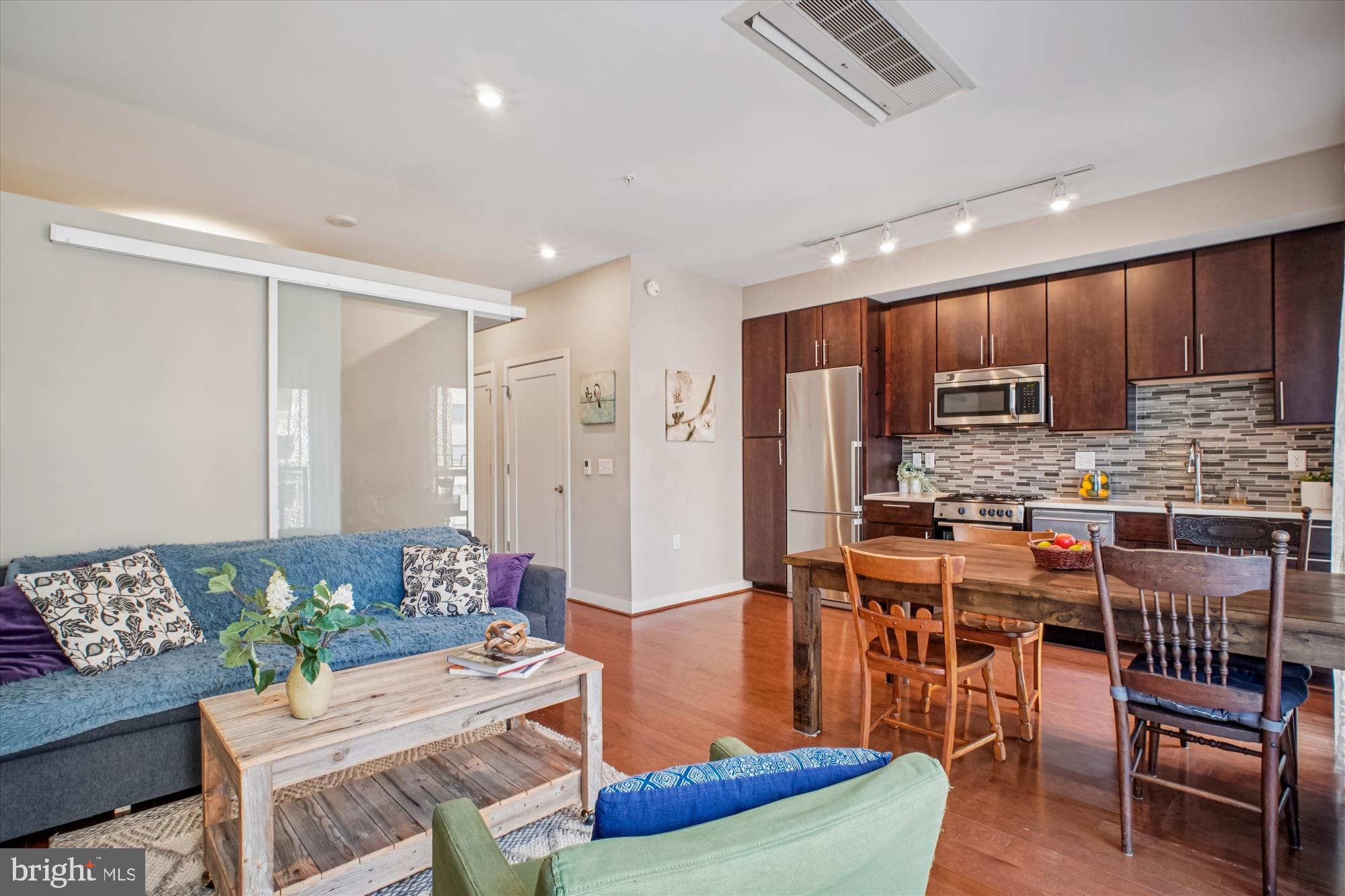 1320 Fenwick Lane, Unit 711 Silver Spring, MD 20910 - Photo 12 of 54 Living Area