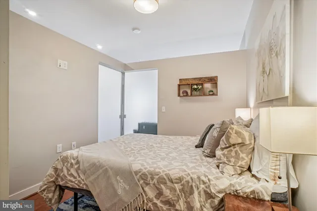 $275,000 | 1320 Fenwick Lane, Unit 711, Silver Spring, MD 20910