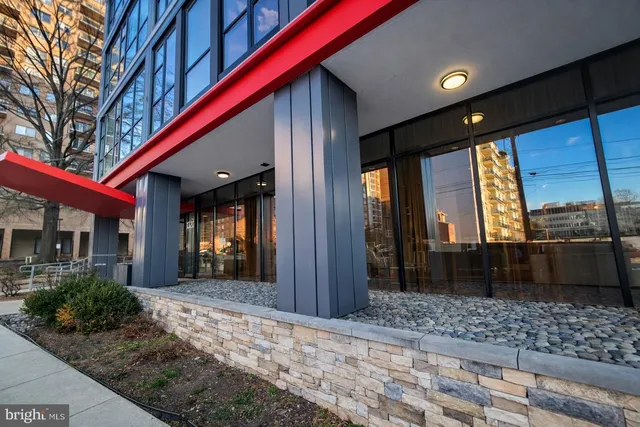 $275,000 | 1320 Fenwick Lane, Unit 711, Silver Spring, MD 20910