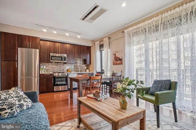 $275,000 | 1320 Fenwick Lane, Unit 711, Silver Spring, MD 20910