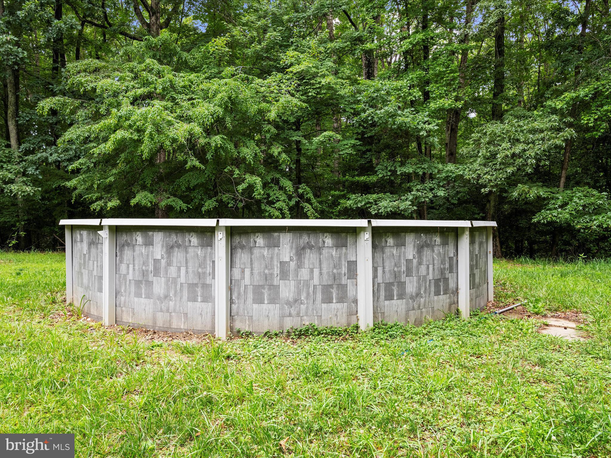 249 Double Oak Road Prince Frederick, MD 20678 - Photo 27 of 30 a backyard of a house