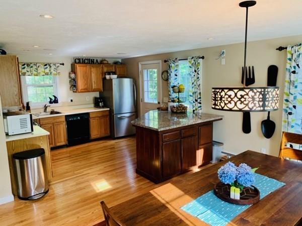 912 Point Road Marion, MA 02738 - Photo 2 of 14