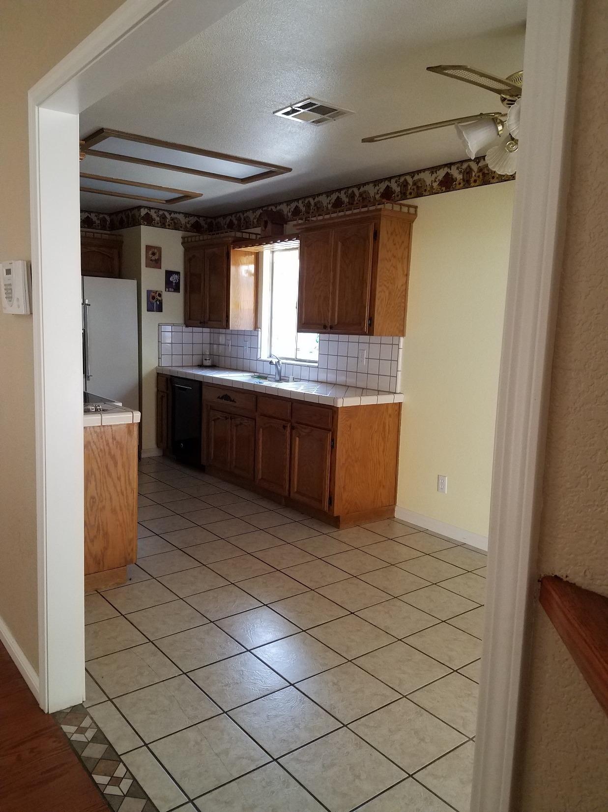 1523 Orchard Lane Reedley, CA 93654 - Photo 9 of 31 Gallery Image 9