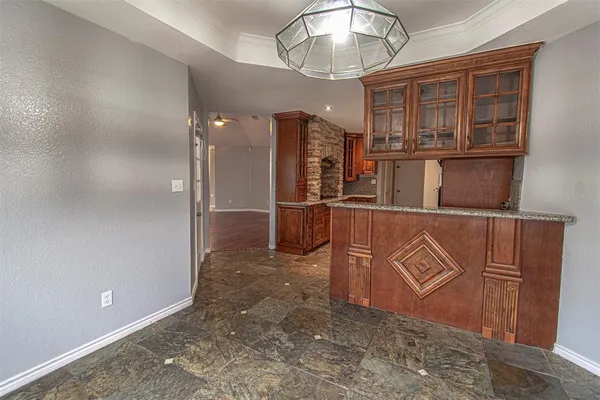 $285,000 | 348 Craddock Drive, Glenn Heights, TX 75154
