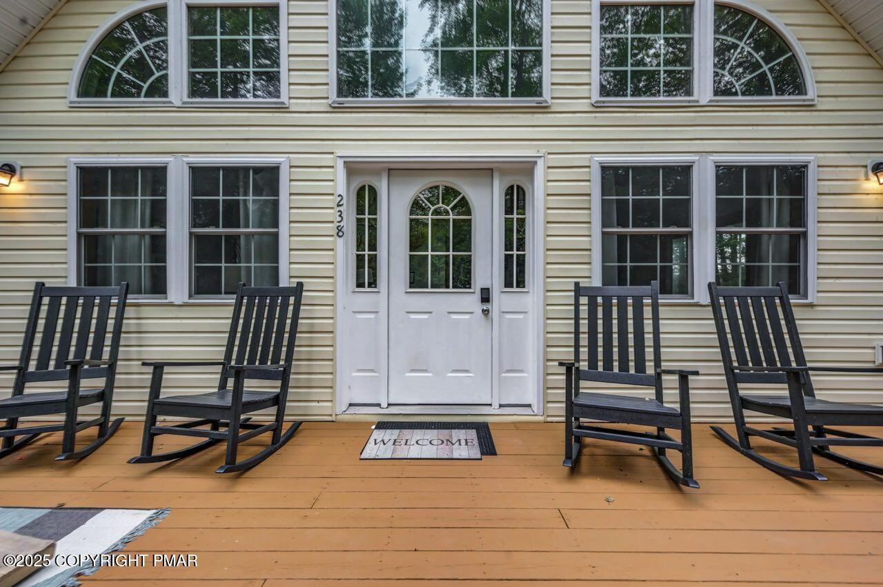238 King Arthur Road Pocono Lake, PA 18347 - Photo 15 of 95 238 King Arthur Rd 08 Large