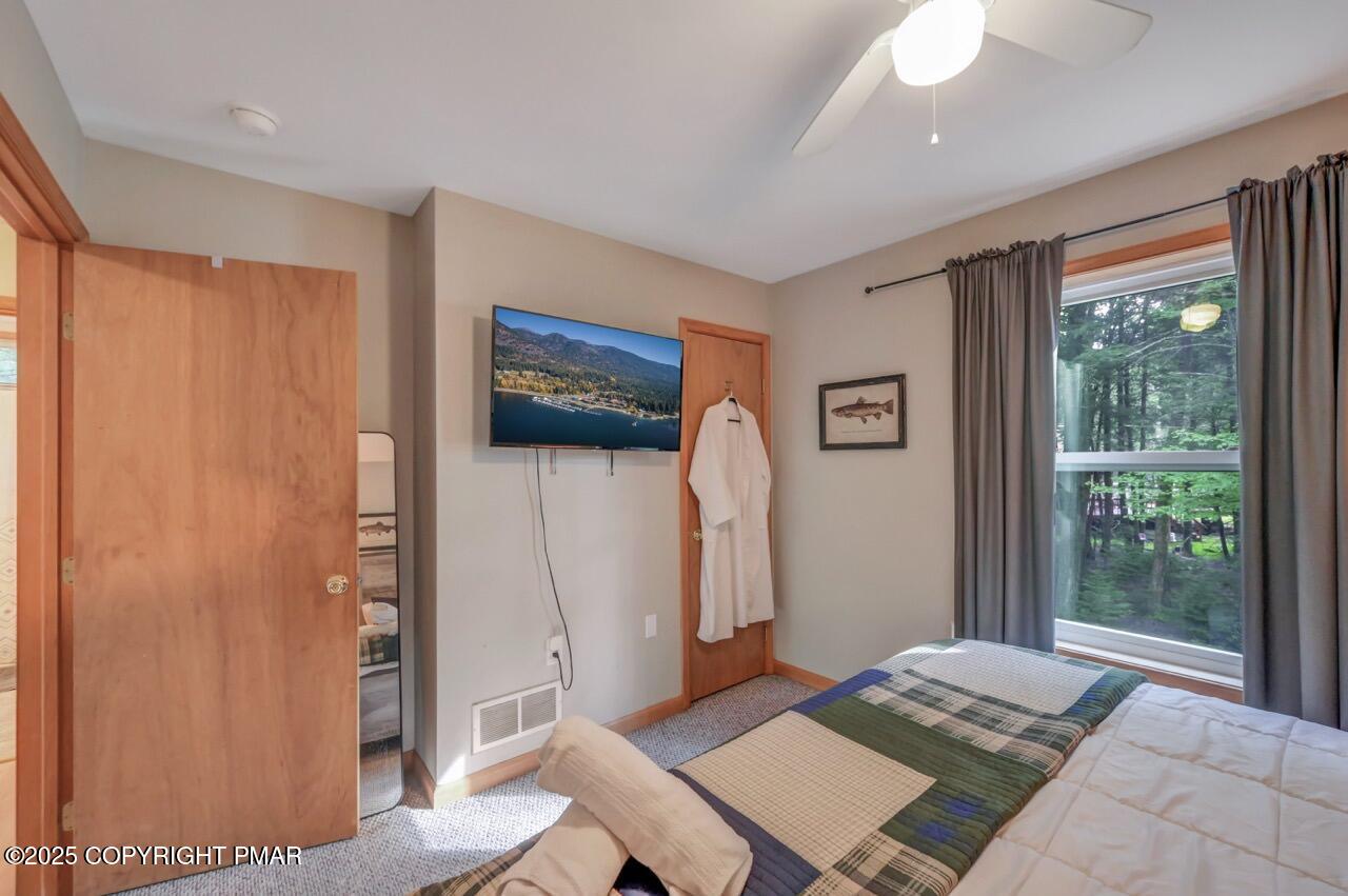 238 King Arthur Road Pocono Lake, PA 18347 - Photo 37 of 95 238 King Arthur Rd 30 Large