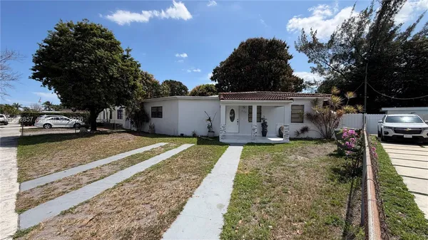 $690,000 | 250 East 60th Street, Hialeah, FL 33013