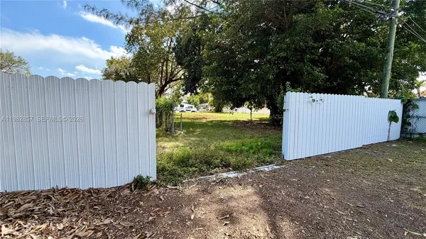 $690,000 | 250 East 60th Street, Hialeah, FL 33013