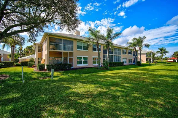 $215,000 | 4706 Sand Trap St Circle, Unit 202, Bradenton, FL 34203
