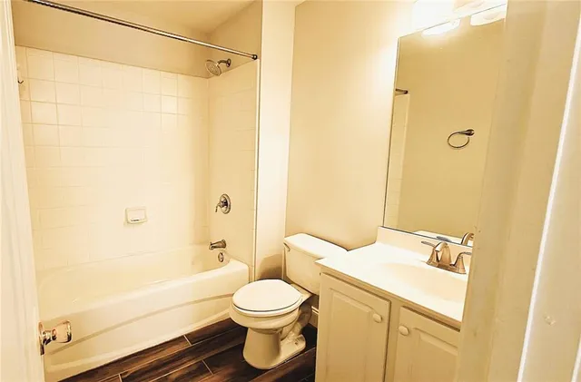 a view of a tennis court