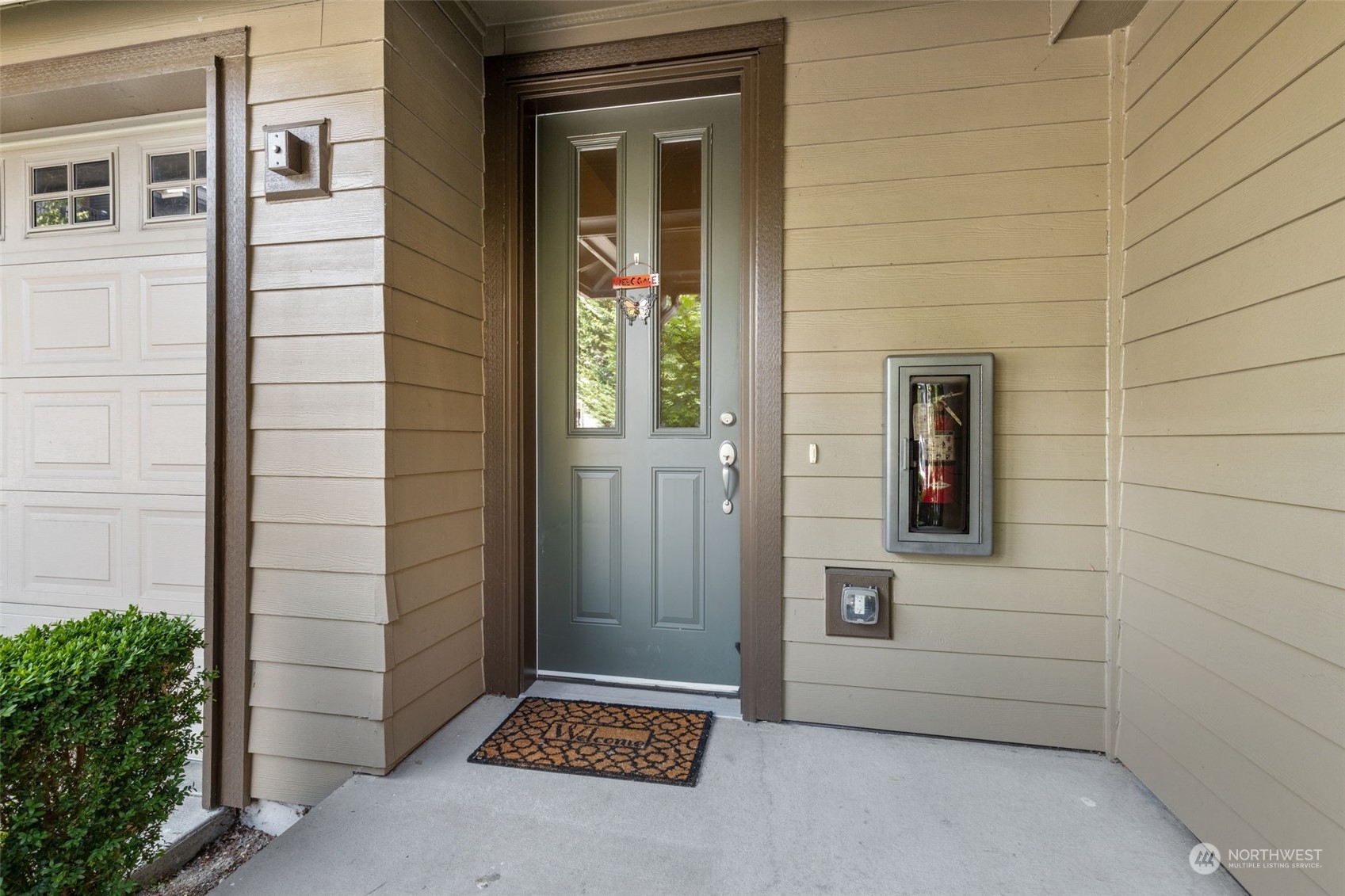 2115 201st Place Southeast, Unit D1 Bothell, WA 98012 - Photo 3 of 33 a bathroom with a shower